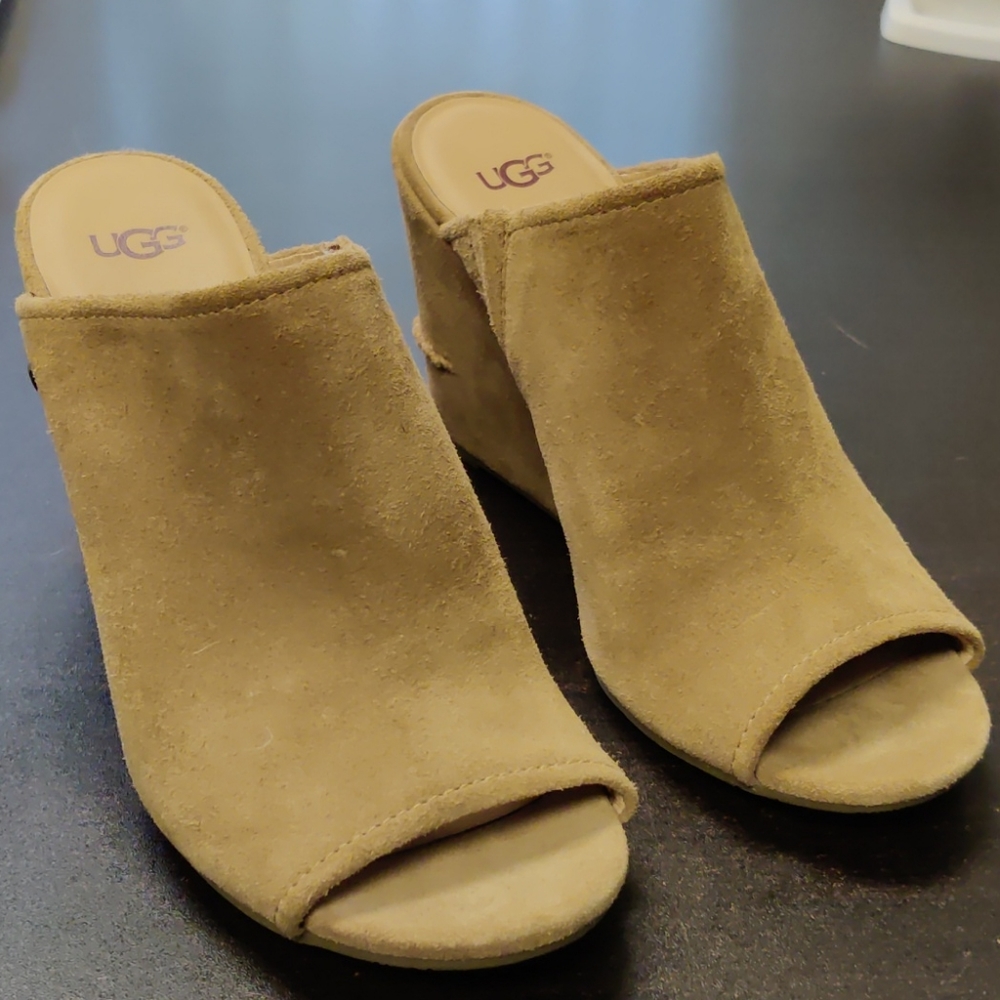 Slip on wedge booties